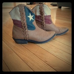 Nine West Texas Booties!